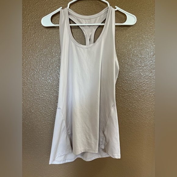 Athleta Limitless Keyhole Racerback Athletic Tank Top Activewear. Soft Lilac. - Picture 5 of 8